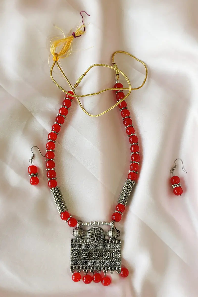 Fabnuma Handcrafted Red Neckpiece Oxidise Pendant & Dangle Earrings - Fabnuma