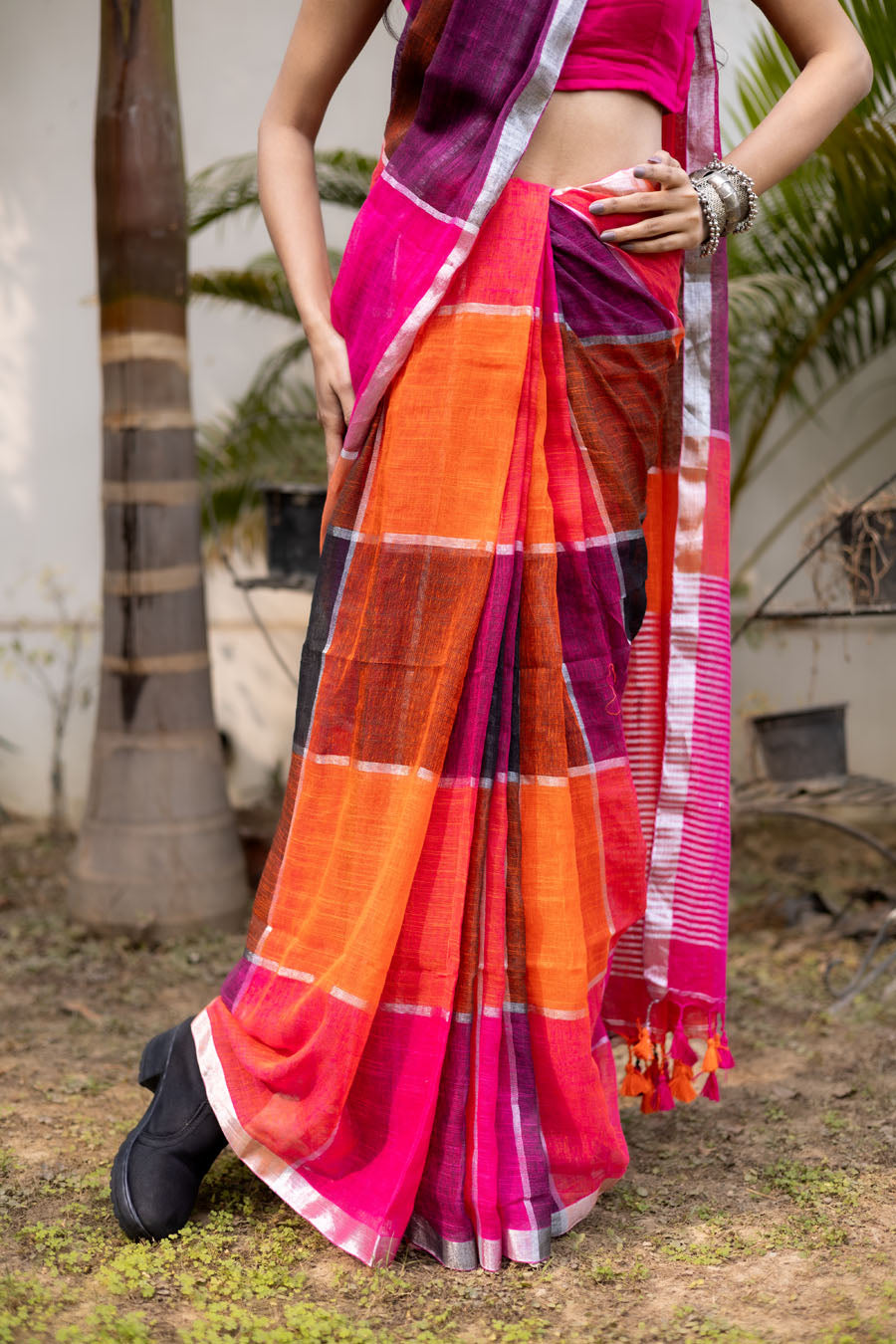 Vibrant Pink & Orange Handloom Saree with Contemporary Styling MeMaana