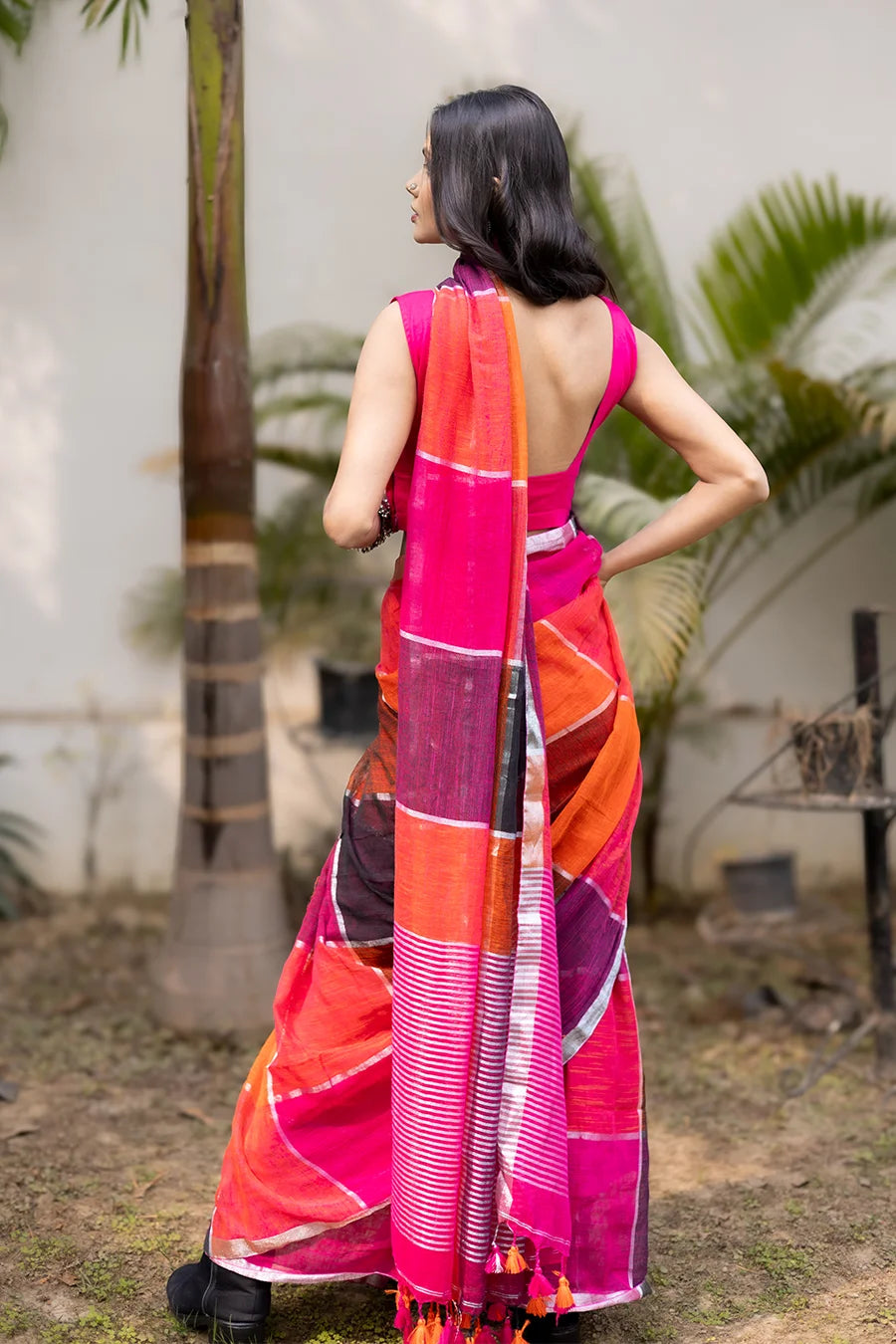 Vibrant Pink & Orange Handloom Saree with Contemporary Styling MeMaana
