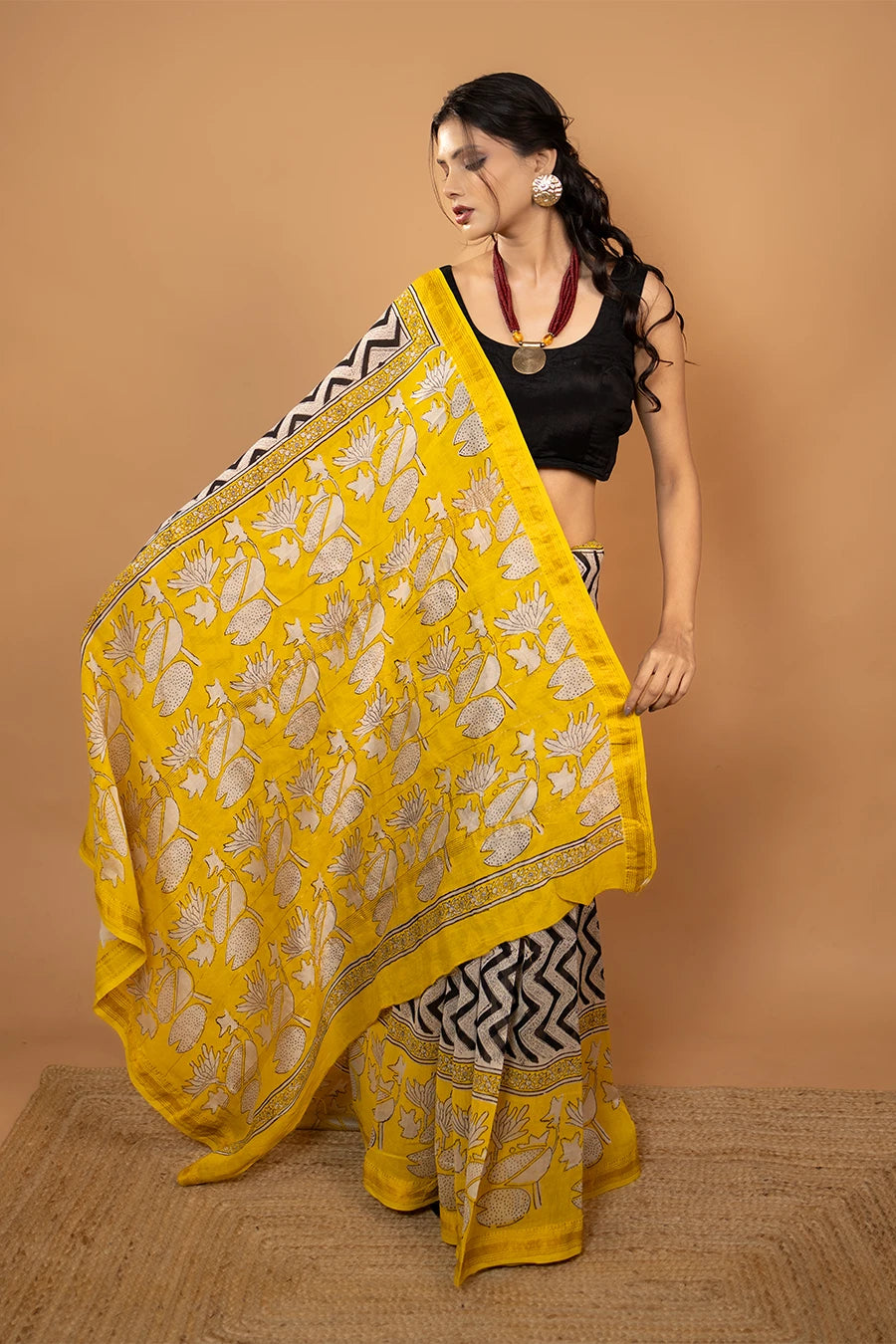 Calm Midnight yellow and black Maheshwari silk saree with zig zag pattern