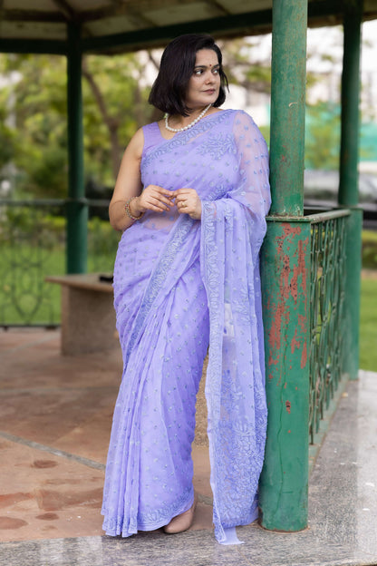 Allover Lucknowi chikankari floral embroidery pattern on lavender georgette saree pallu